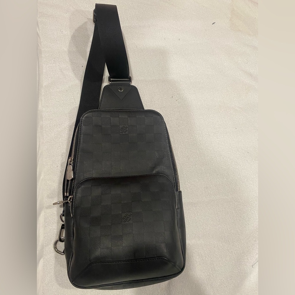 Louis V Men’s cross body ‘Avenue Slingbag’